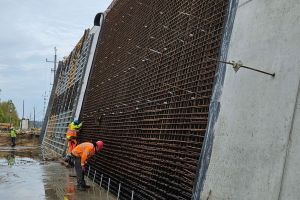 20231024_zbrojenie i szalowanie ściany sekcji środkowej podpory nr P3 obiektu WE-10.jpg