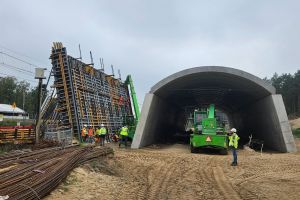 20231010_zbrojenie i szalowanie ściany podpory nr P3 na sekcji skrajnej obiektu WE-10.jpg